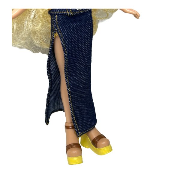 Vintage 2001 Bratz Strut It Cloe The Girls With A Passion For Fashion Do… - Picture 6 of 9